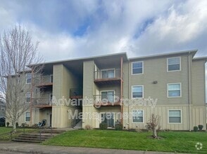 Building Photo - 515 Catron St N