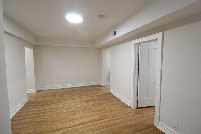 Foto del edificio - 6307 N Mozart St