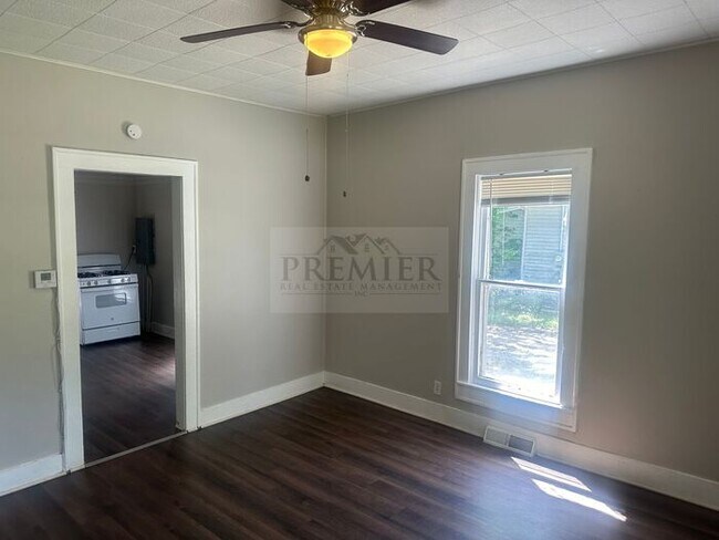 Foto del edificio - 319 Old Orchard St, Excelsior Springs, MO ...