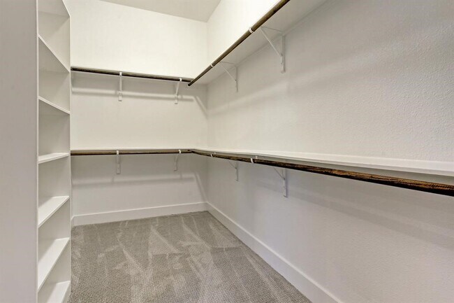 Building Photo - 3905 Tulane Oak Dr