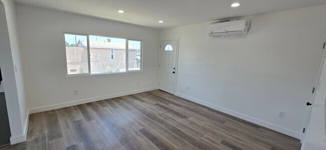Foto del edificio - 833 E 92nd St