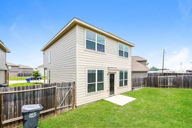 Foto del edificio - 5310 Hawksbury Creek Trail