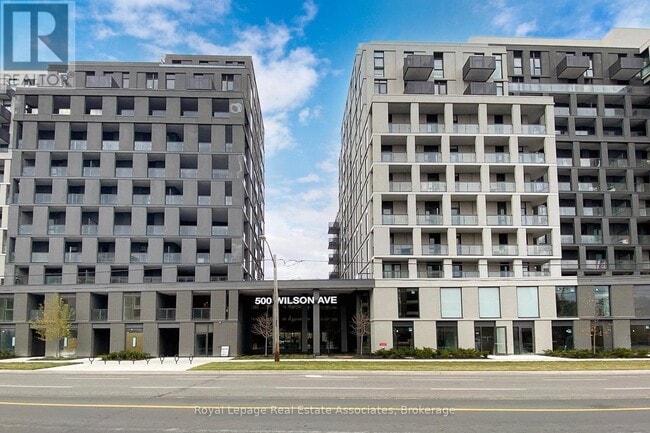 Photo du bâtiment - 500 Wilson Ave