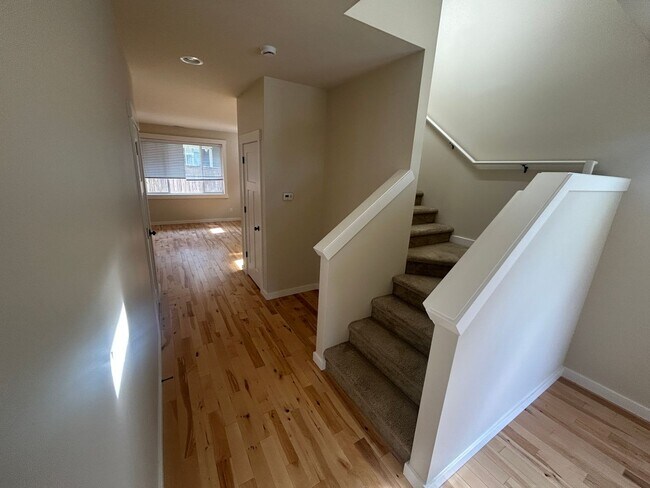 Foto del edificio - Beautiful 4 bedroom home in Lynnwood AVAILABLE NOW!
