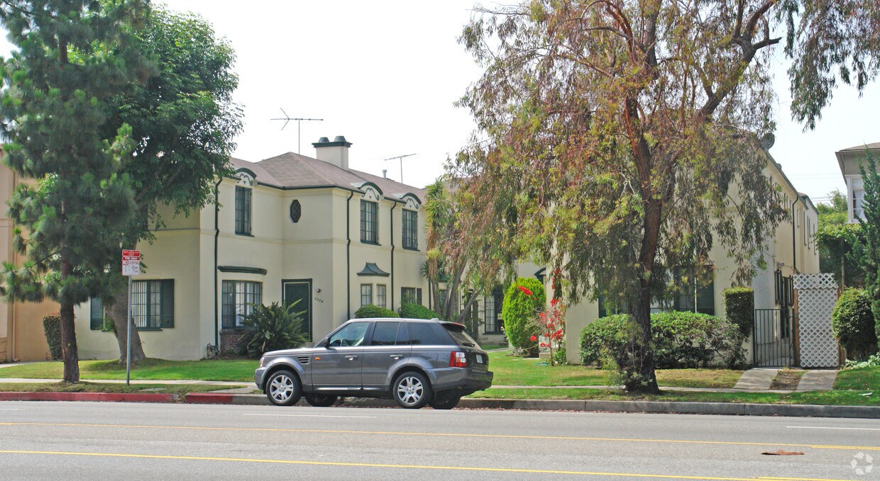 Foto del edificio - 6504 W Olympic Blvd