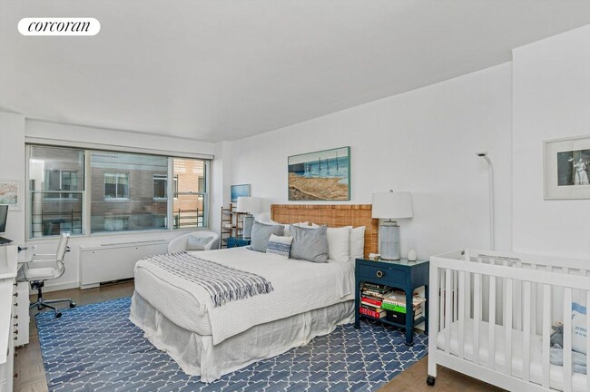 Building Photo - 340 E 64th St