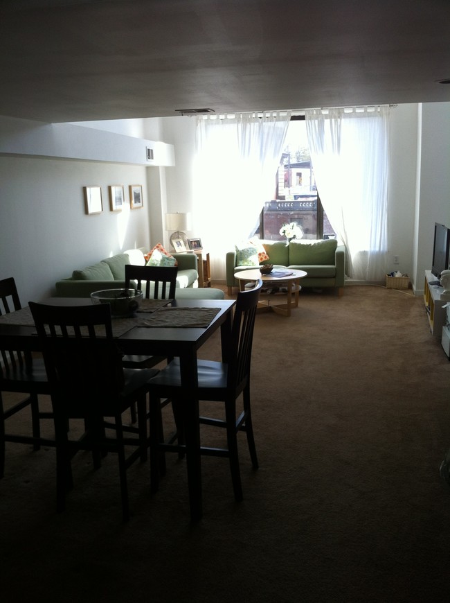 Living Room - 1880 Superfine Ln