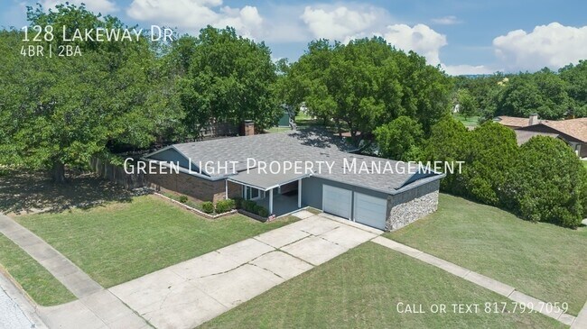Foto del edificio - 128 Lakeway Dr