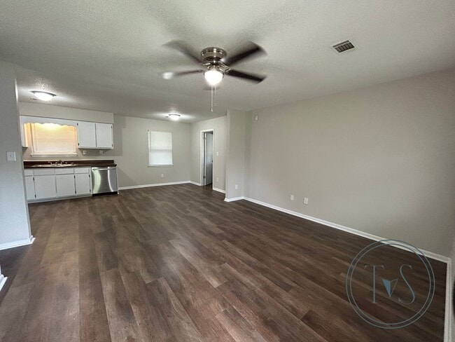 Building Photo - RATE DROP ALERT! (was $1690/month)