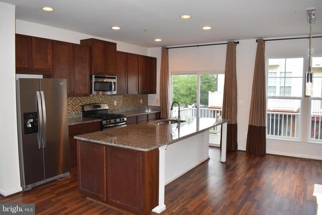 Foto del edificio - 22455 Glenbow Way