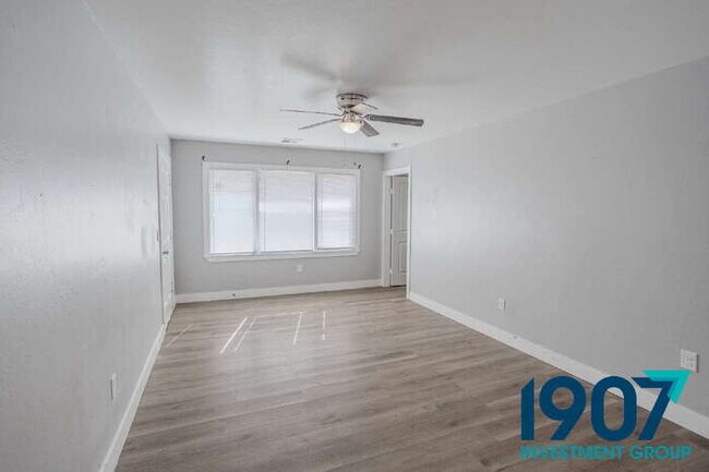 Foto del edificio - Completely Updated 3-Bed, 2-Bath Home in OKC - HALF-OFF SECOND MONTHS RENT IF APPROVED