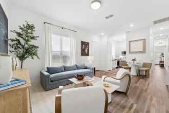 Building Photo - Luxe of Denton