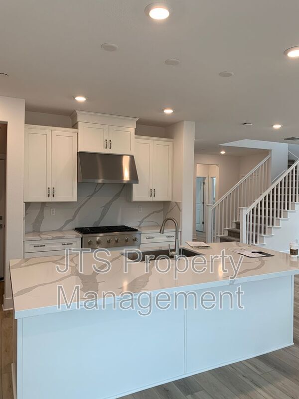 Building Photo - 4070 Monterey Grv