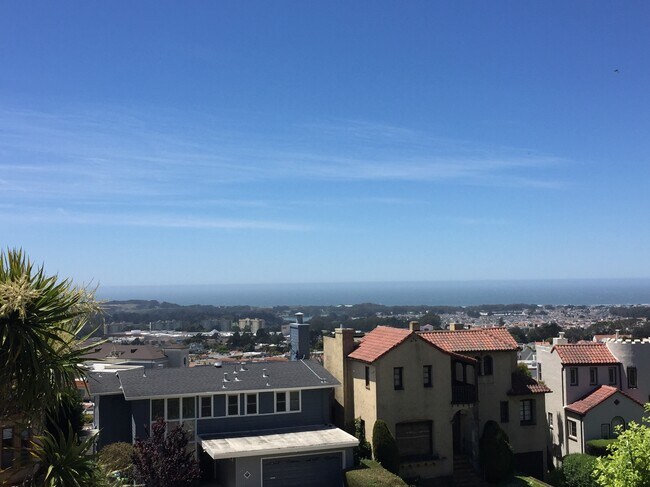 Foto del edificio - 1290 Monterey Blvd