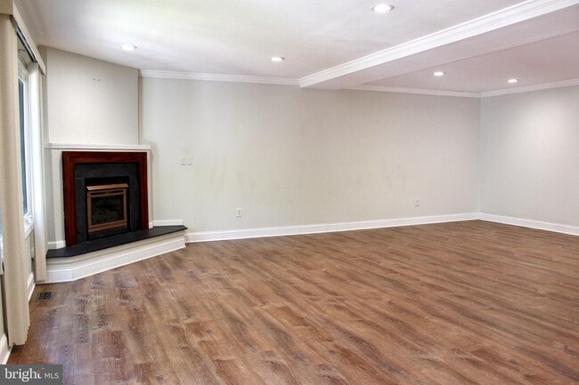Building Photo - 153 Impatiens Ct