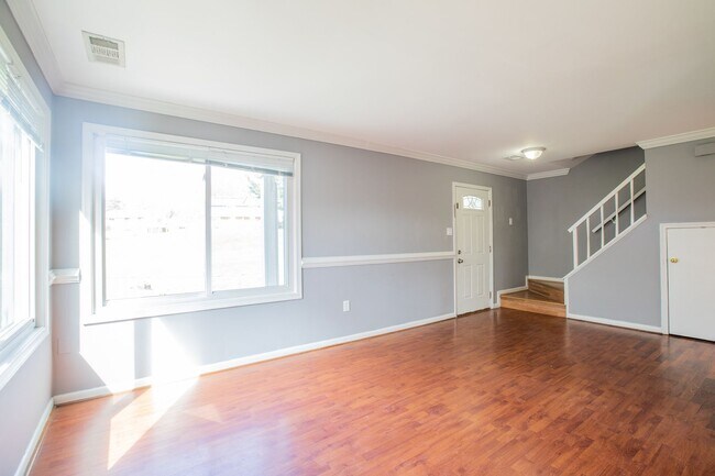 Building Photo - Beautiful 3 BR/1.5 BA EOG Townhome in Germ...