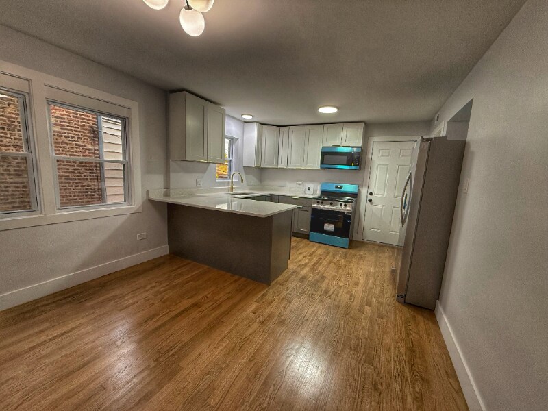 Foto principal - 1619 E 74th Pl