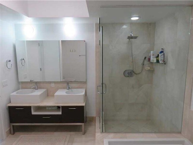 Foto del edificio - 218 SE 14th St