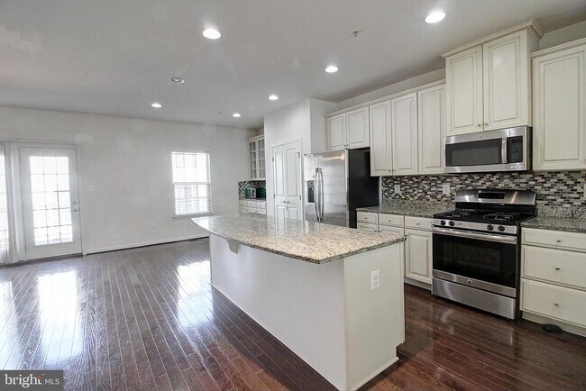 Building Photo - 5919 Leben Dr