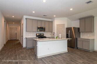 Building Photo - 8038 Brahman Ln
