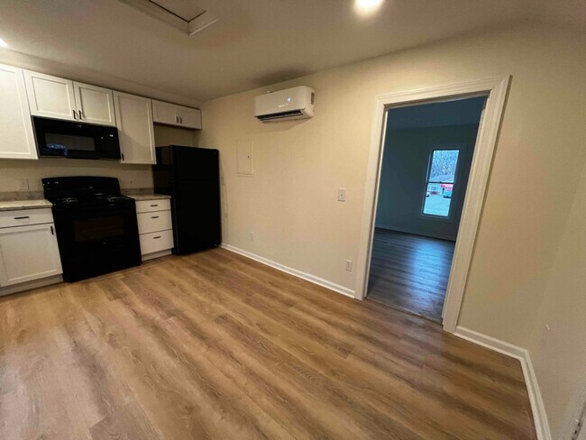 Foto del edificio - 529 E Grand River Ave