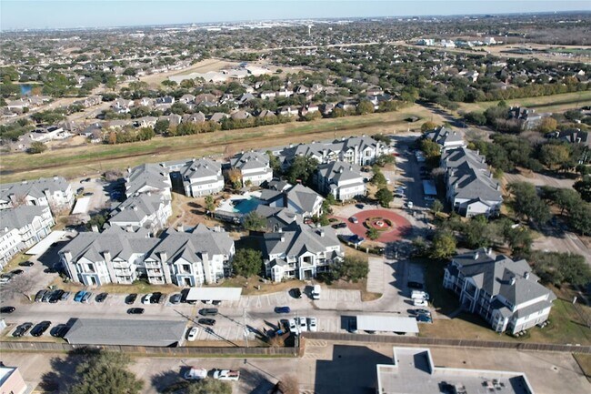 Building Photo - 15000 W Airport Blvd