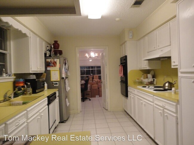 Building Photo - 3 br, 2.5 bath House - 1455 Rue Crozat