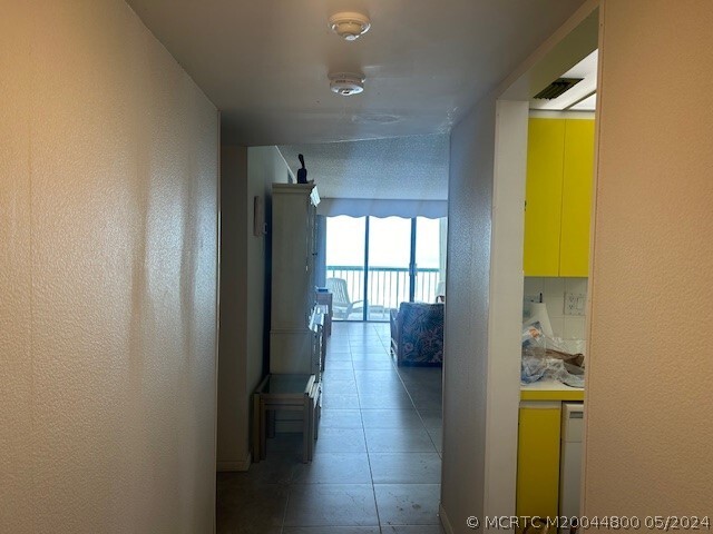 Building Photo - 9900 S Ocean Dr