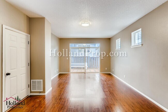 Foto del edificio - Lovely 3 Bedroom 2.5 Bathroom home in Beav...