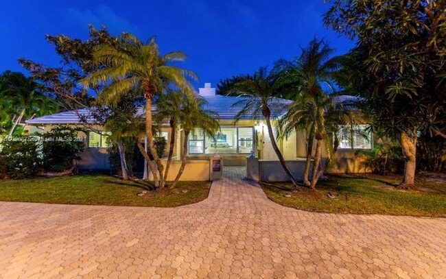 Building Photo - 1520 Seabreeze Blvd