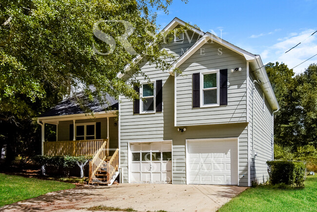 Building Photo - This charming home is waiting for you