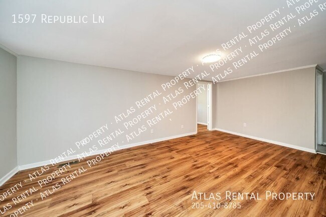 Foto del edificio - 1597 Republic Ln