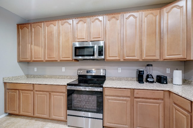 Building Photo - 10223 W Raymond St