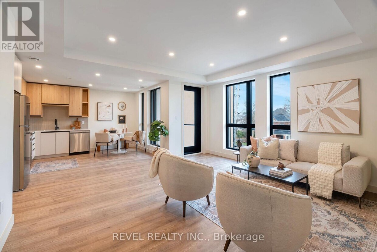 Primary Photo - 4390 Hillview Dr