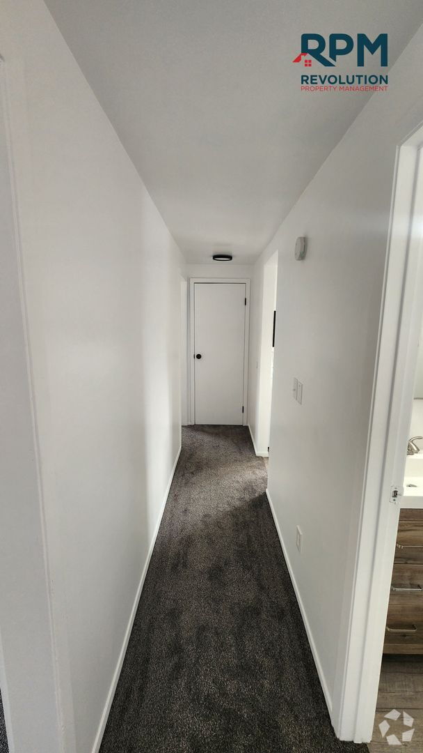 Building Photo - 114 W 5050 S