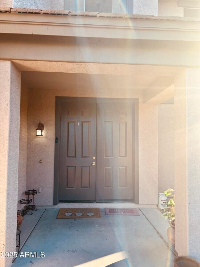 Foto del edificio - 1807 E Valencia Dr