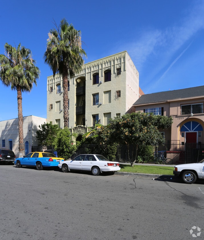 Foto del edificio - 3071 Leeward Avenue