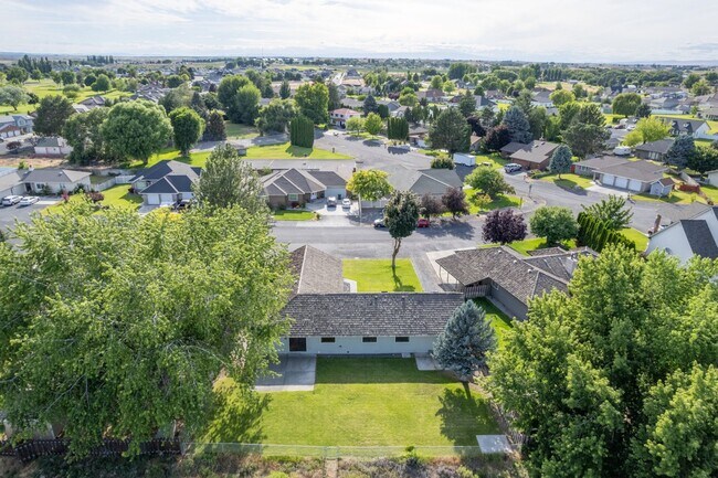 Foto del edificio - Beautiful Home In Quiet Neighborhood