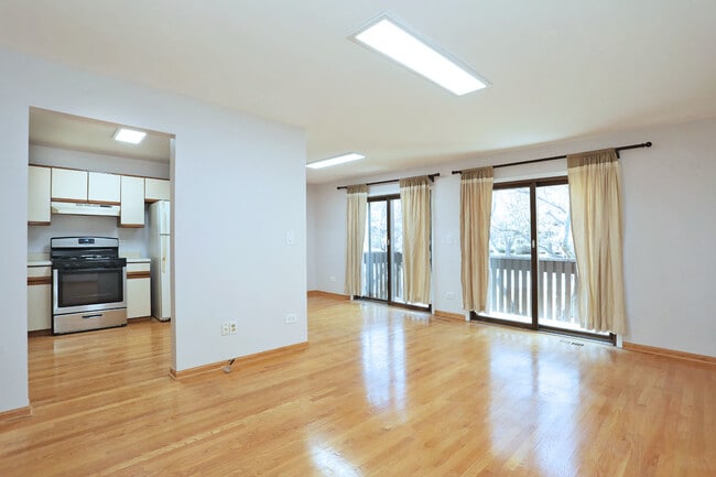 Building Photo - 676 Cross Creek Dr N