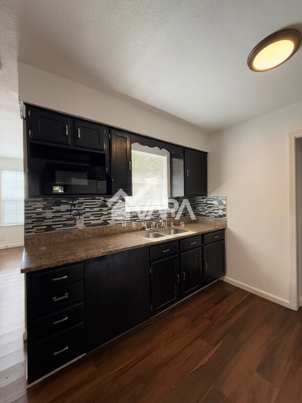 Foto del edificio - 5607 Summer Gold Dr