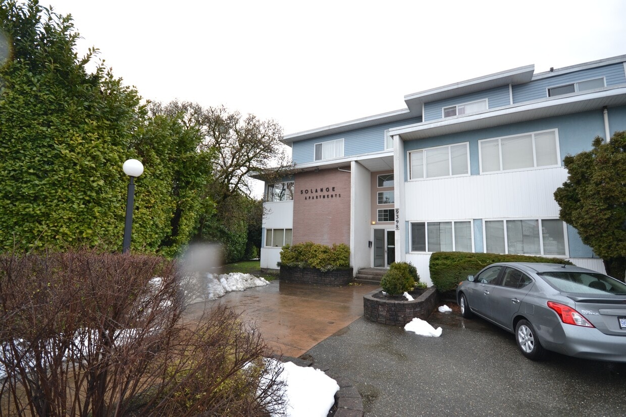 Photo principale - 9398-9398 Williams St