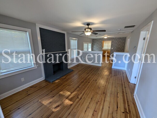 Foto del edificio - Cute Bungalow in Colonial Hills Neighborhood