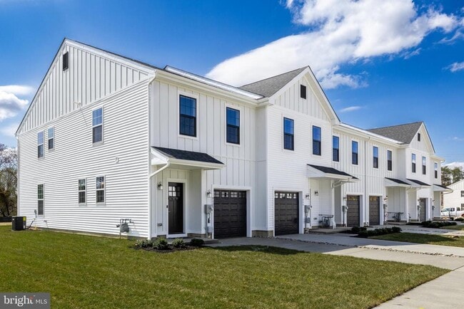 Foto del edificio - 385 N Tuckahoe Rd