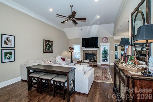 Foto del edificio - 111 River Birch Cir