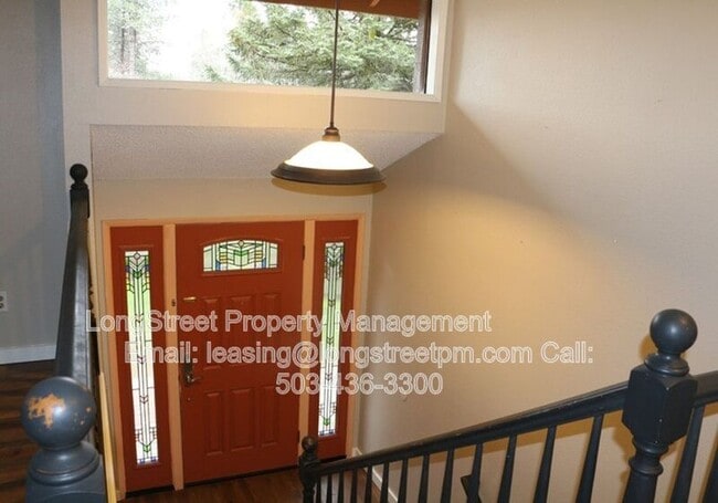 Building Photo - 1692 SW Reed Pl