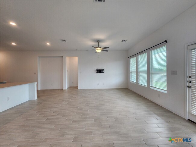 Building Photo - 5923 Corsicana Cv