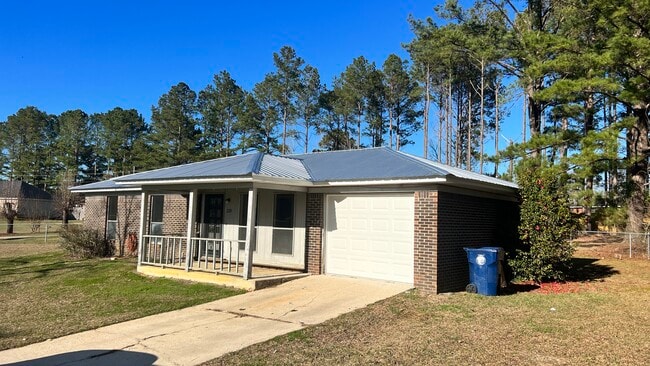 Building Photo - 325 Caravan Ln