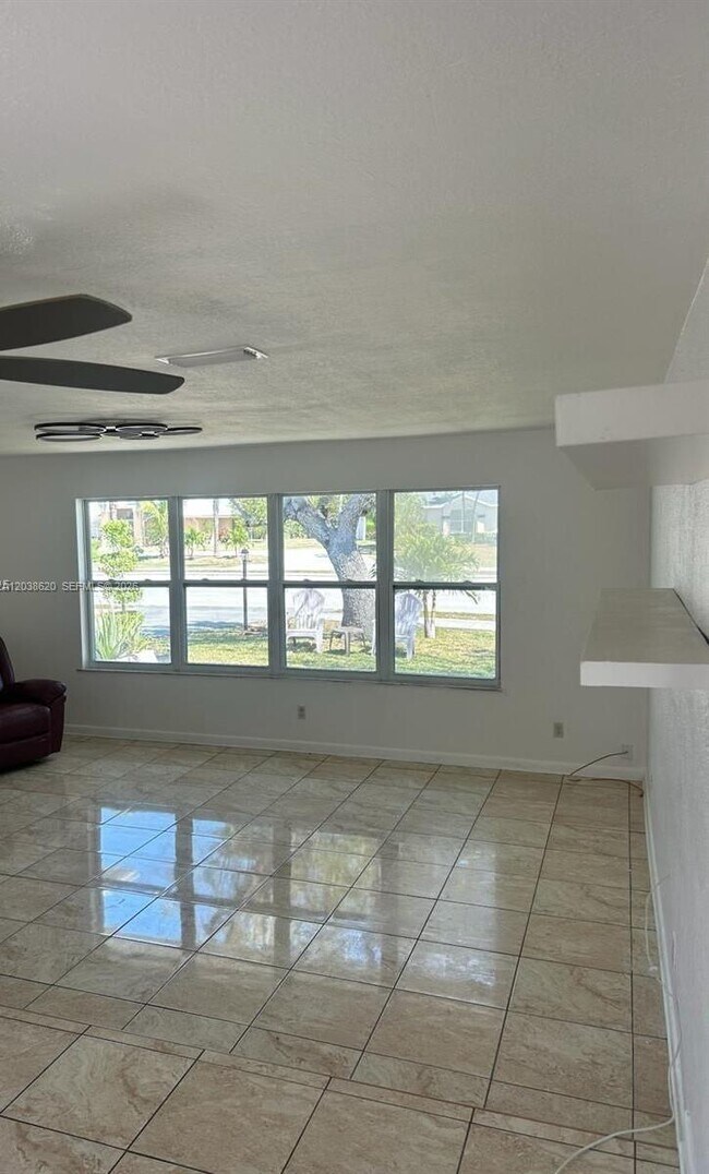 Foto del edificio - 4020 Country Club Blvd