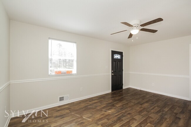 Foto del edificio - Welcome to this charming home!
