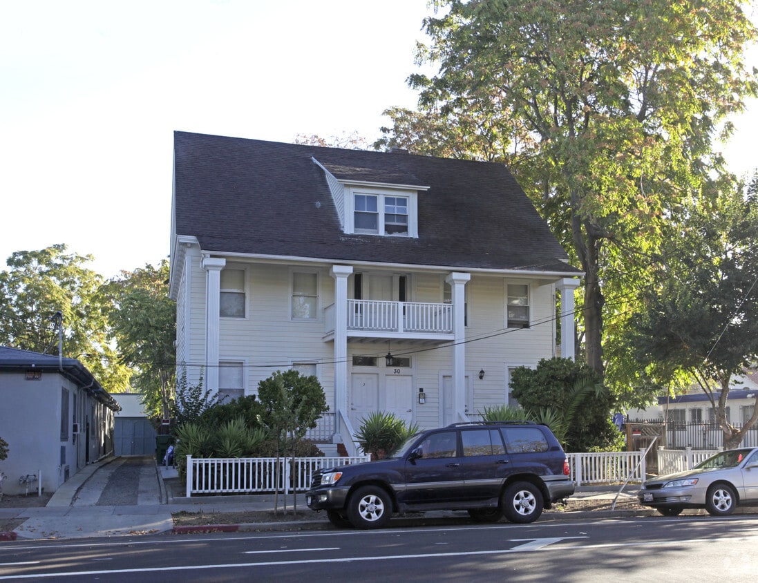 Building Photo - 30 N 11th St